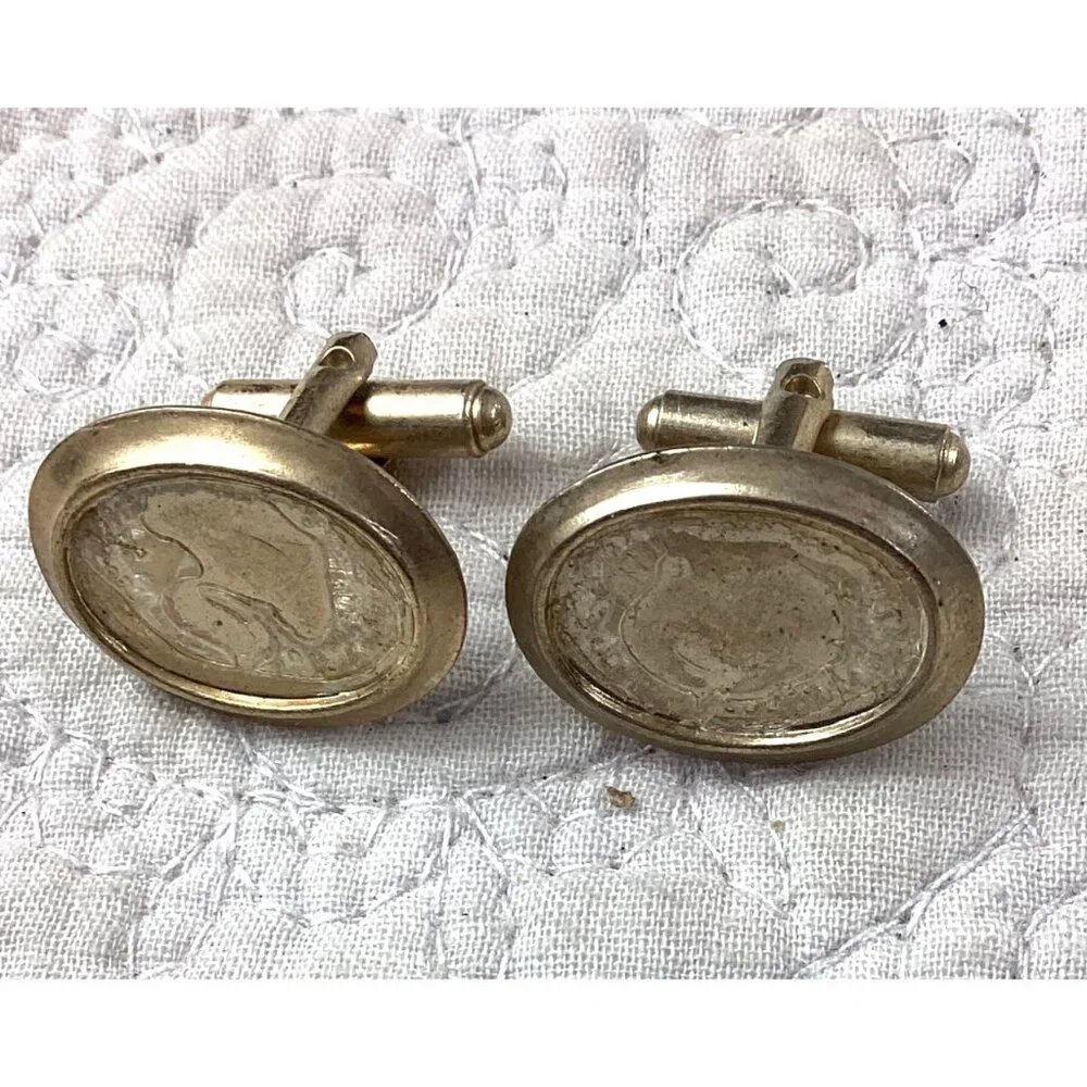 4 pairs of Vintage Gold & Silver Tone Cufflinks & 2 Tie Clips